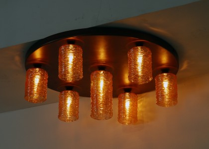 Ceiling lighting fixture